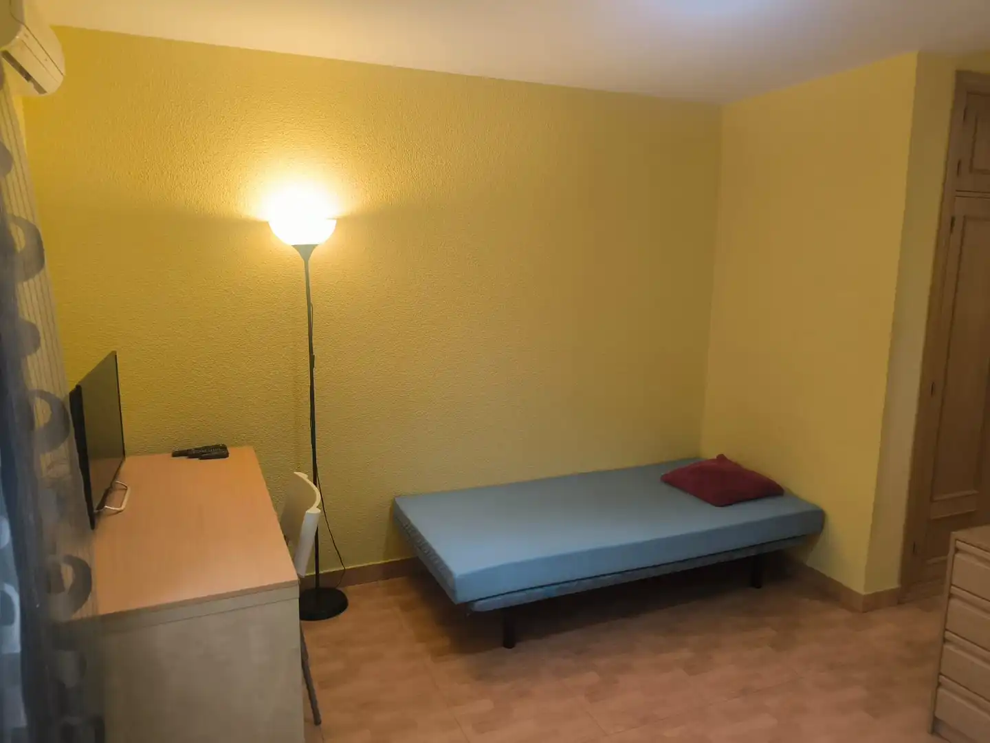 Schlafzimmer von Wohnung zur Miete in Madrid mit Klimaanlage, Heizung und Parkett