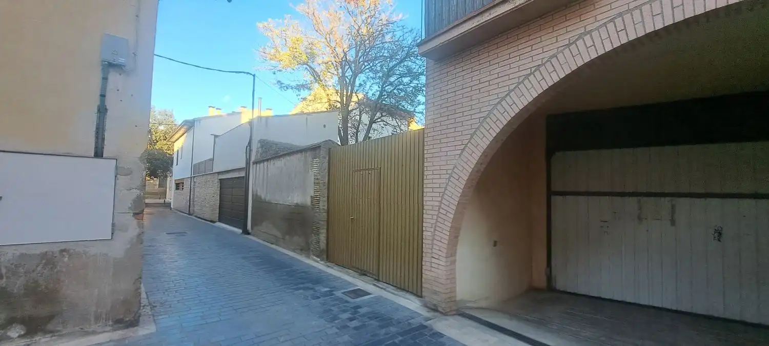 Außenansicht von Residential zum Verkauf in Huesca