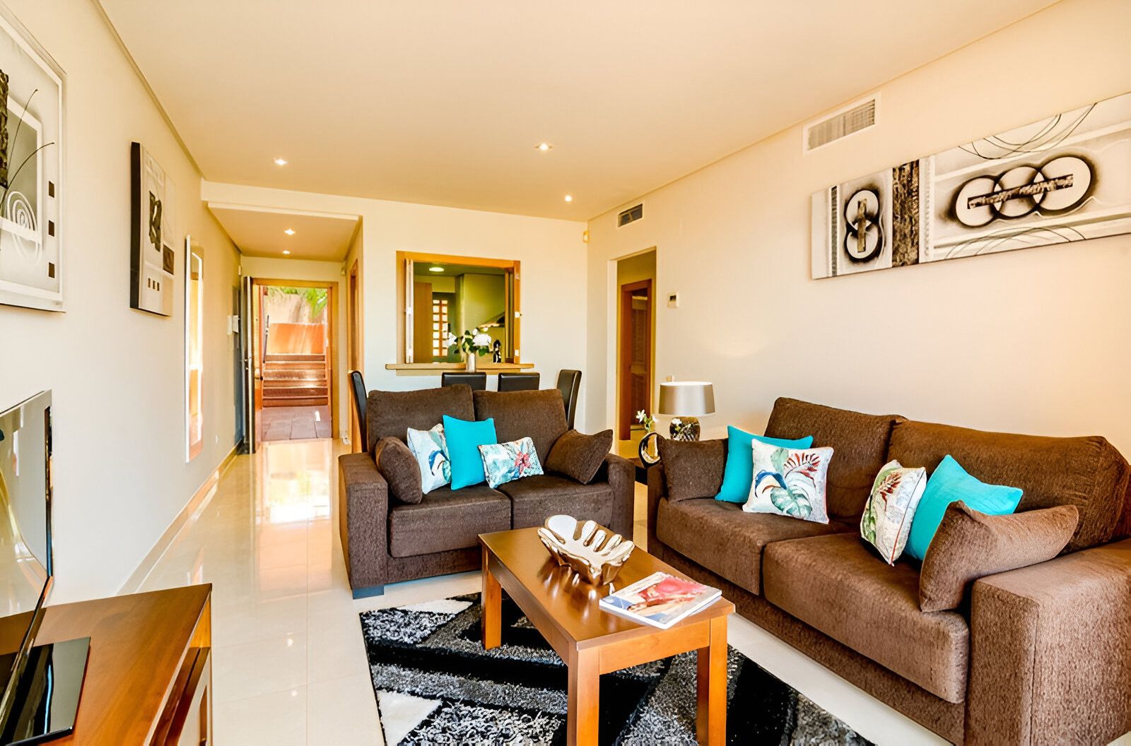 Sala d'estar de Apartament en venda en Estepona amb Aire condicionat, Terrassa i Piscina