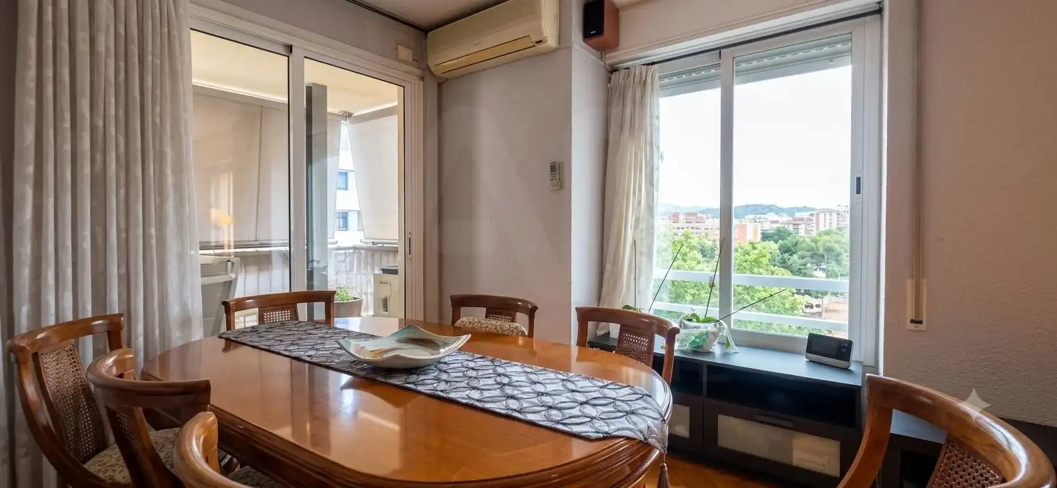 Dining room of Flat for sale in Barcelona  with Air Conditioner and Heating