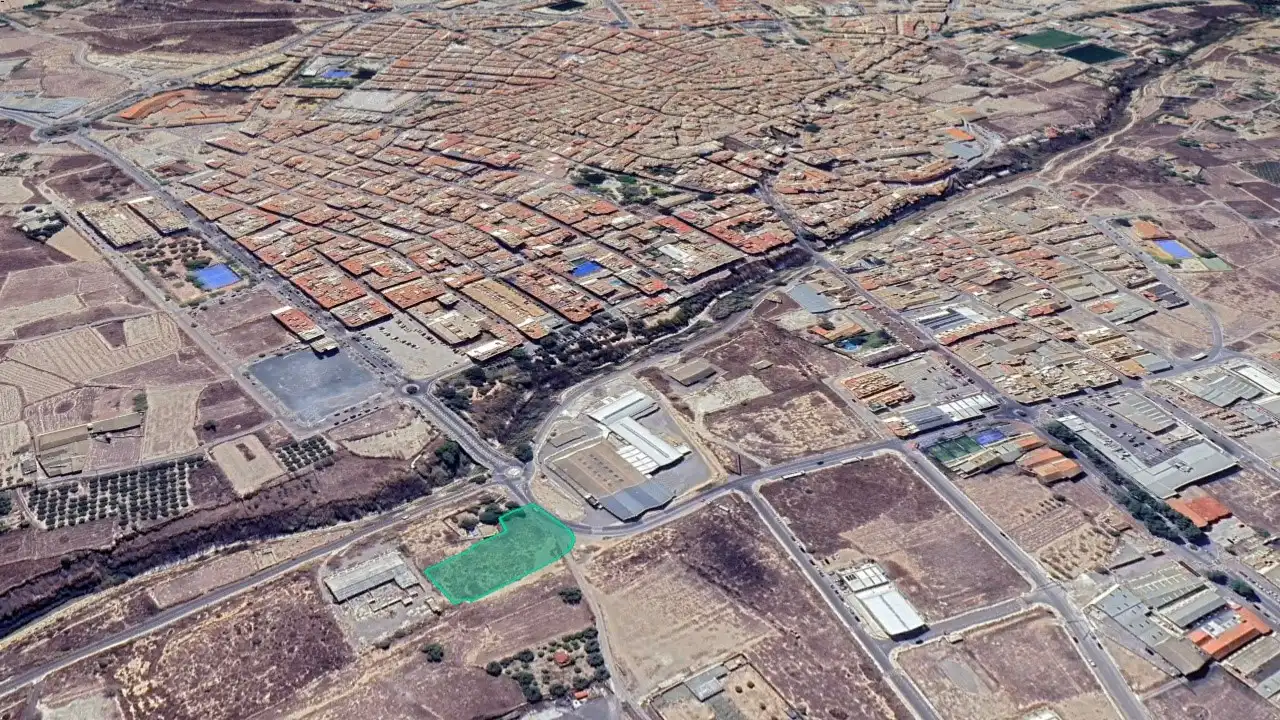 Rustikales Grundstück zum Verkauf in Sector U.E.-7.3, imagen 3