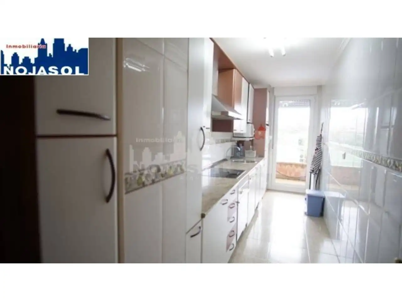 Cuina de Apartament de lloguer en Noja amb Calefacció, Terrassa i Traster