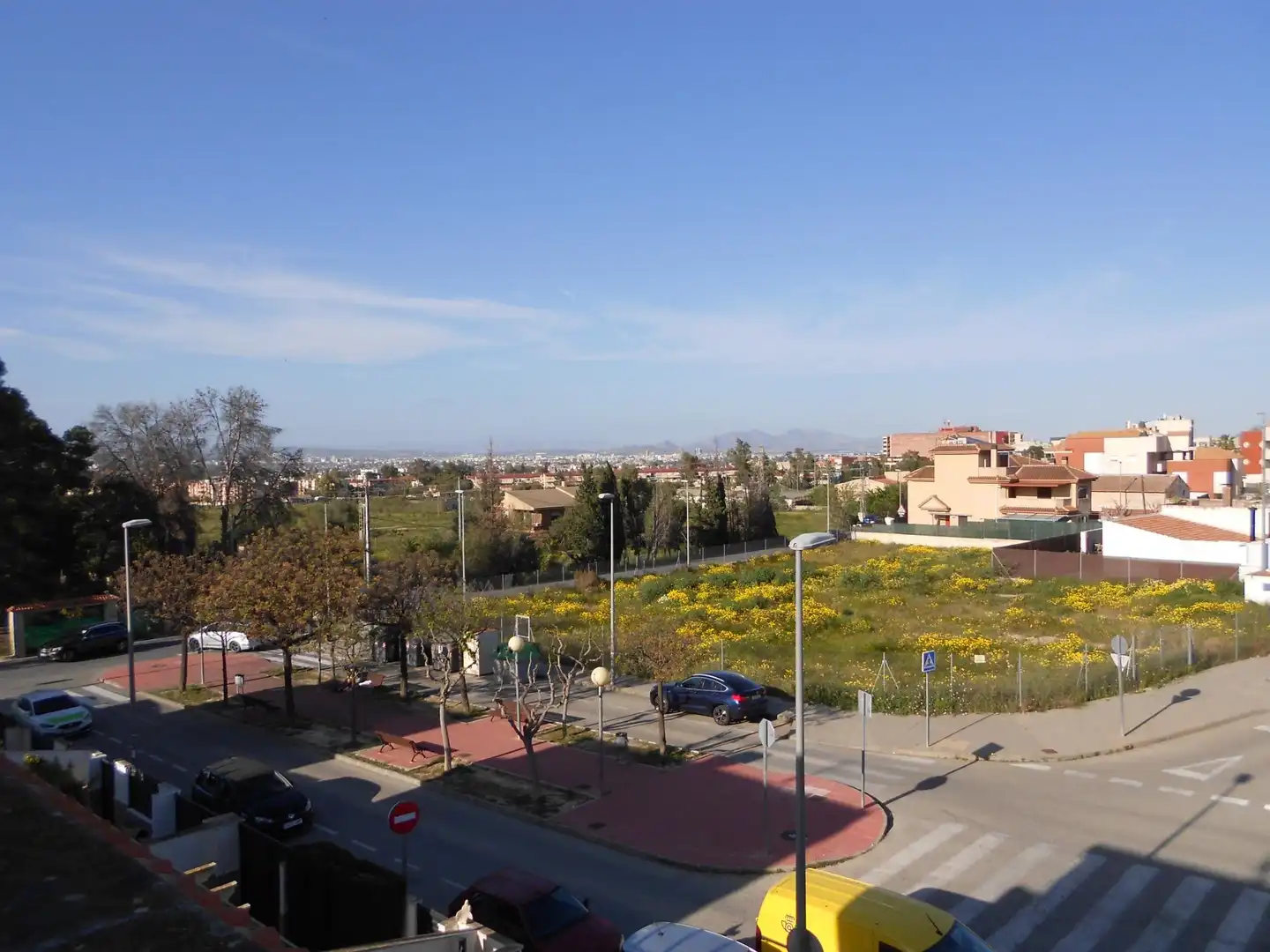 Außenansicht von Einfamilien-Reihenhaus zum Verkauf in Murcia mit Klimaanlage, Heizung und Privatgarten