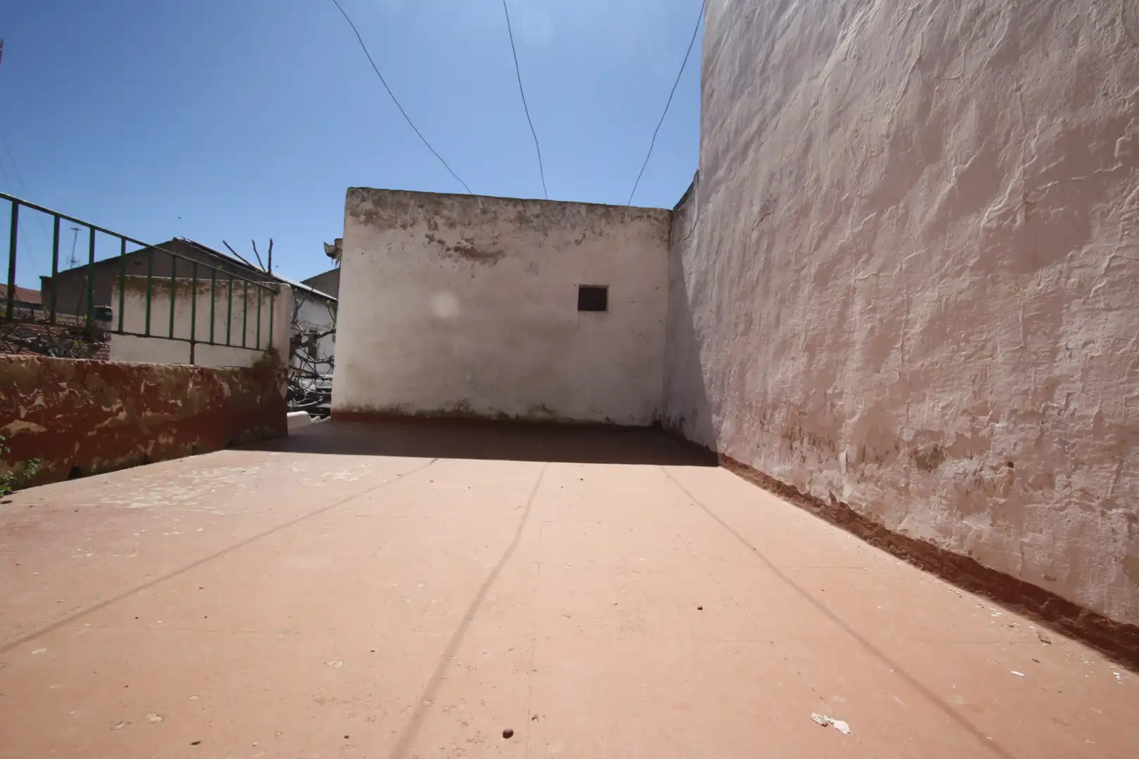 Vista exterior de Casa o xalet en venda en Albacete amb Terrassa, Traster i Moblat