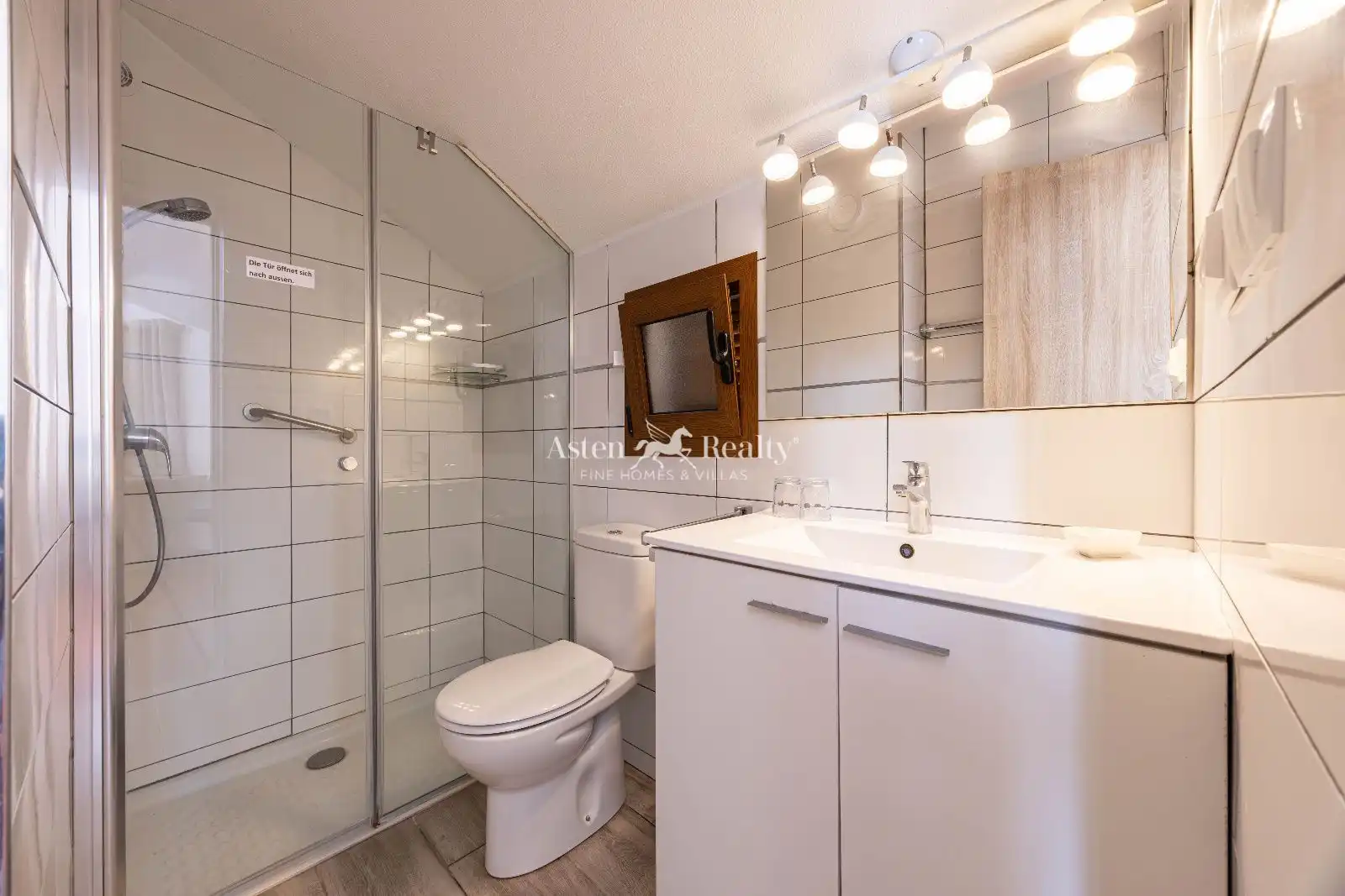 Bany de Edifici en venda en Arona