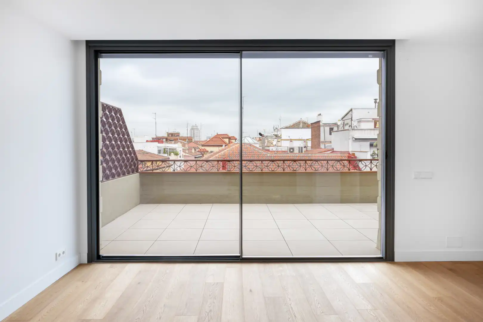 Terrace of Attic for rent in Madrid  with Air Conditioner, Heating and Storage room