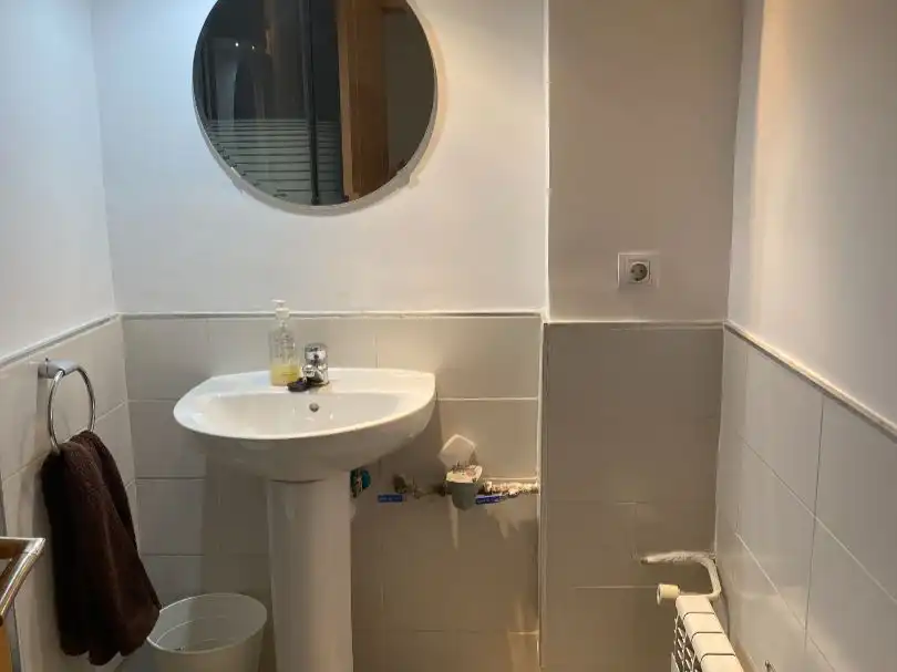 Baño de Oficina de alquiler en Zaragoza con Aire acondicionado, Calefacción y Amueblado