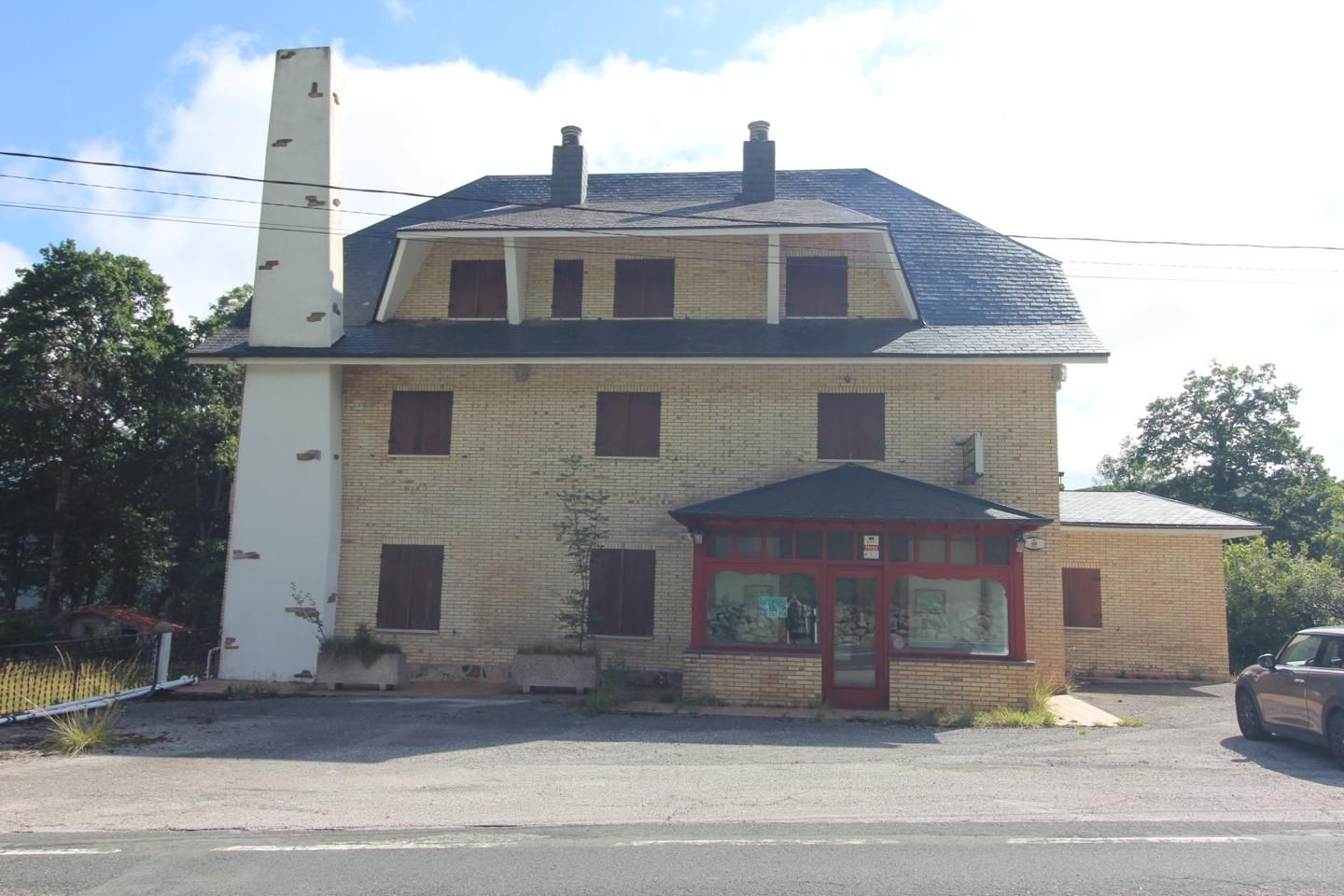 Exterior view of Building for sale in Luena 