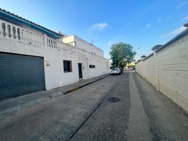 Exterior view of Building for sale in Algeciras