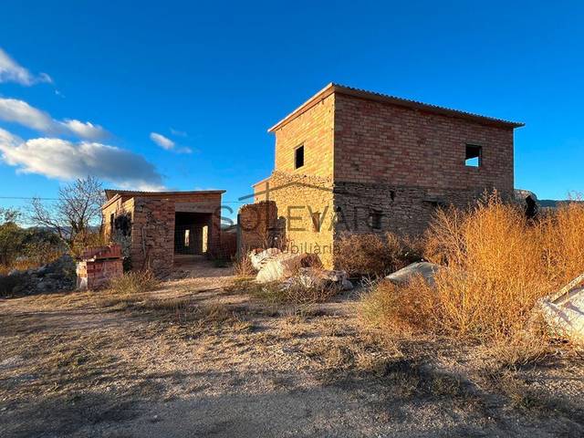 Casa-chalet en Venta en  Figuerola d'Orcau en Isona i Conca Dellà