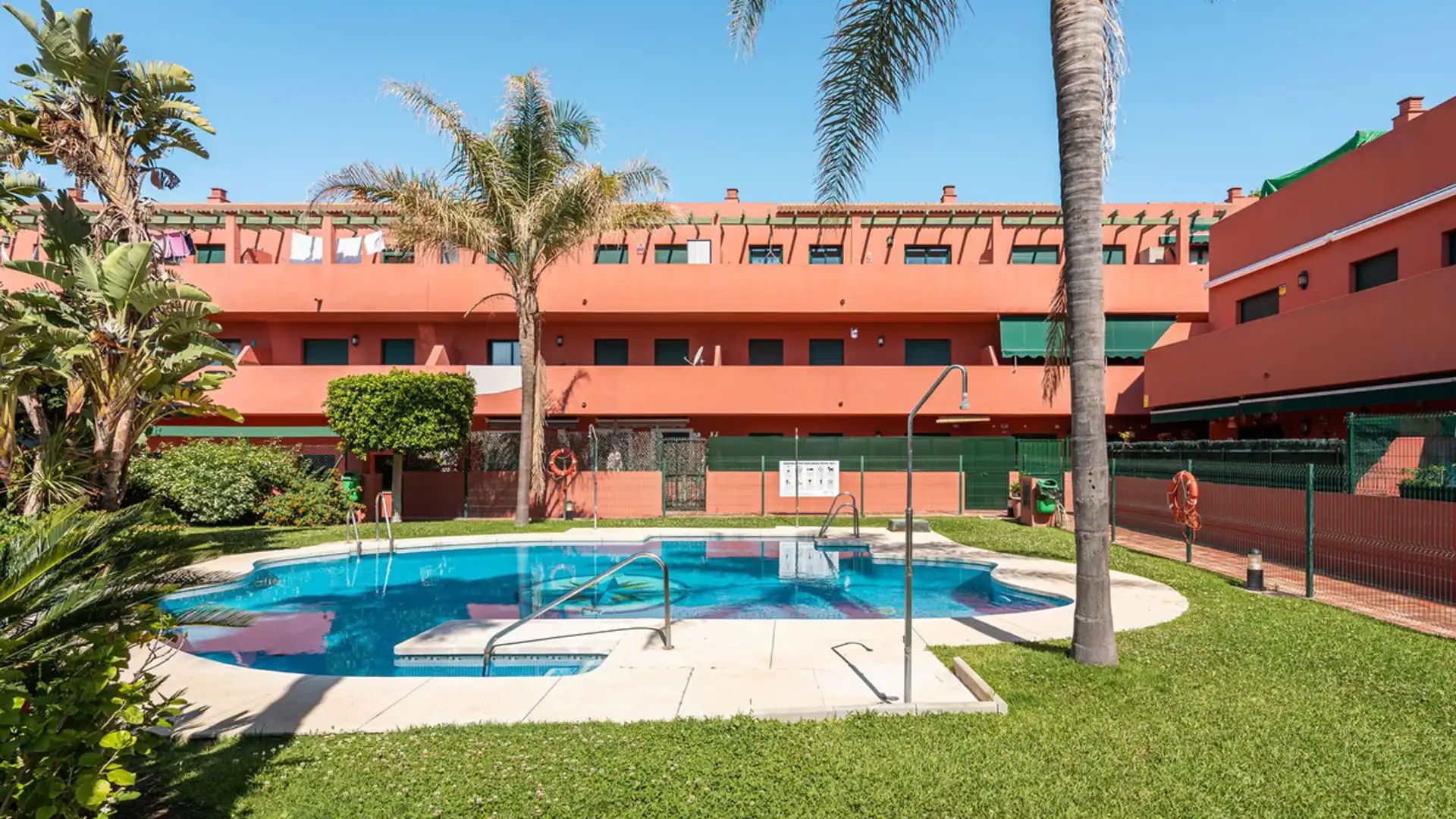 Piscina de Apartamento en venta en Casares