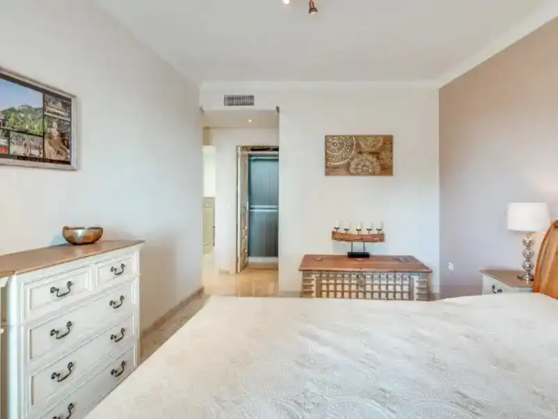 Dormitori de Apartament en venda en Ojén amb Aire condicionat, Piscina i Balcó