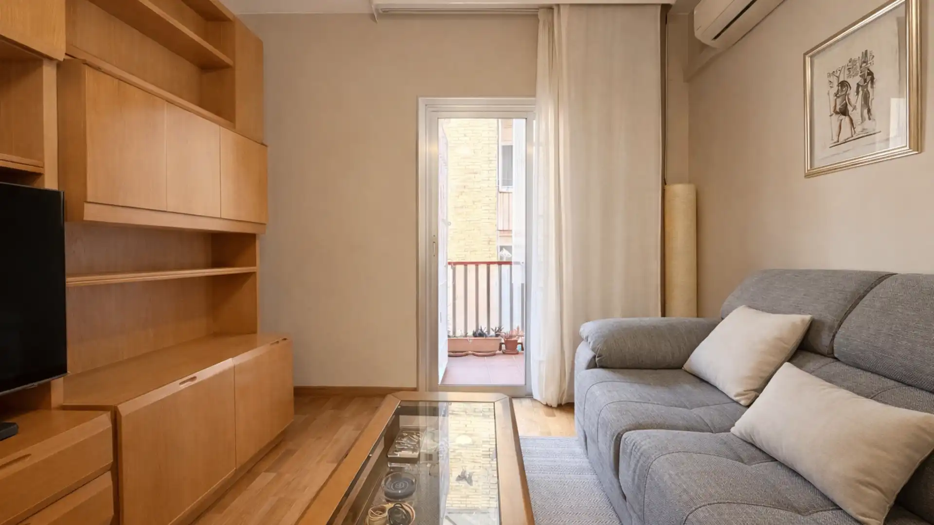 Sala de estar de Piso en venta en  Barcelona Capital con Calefacción y Balcón