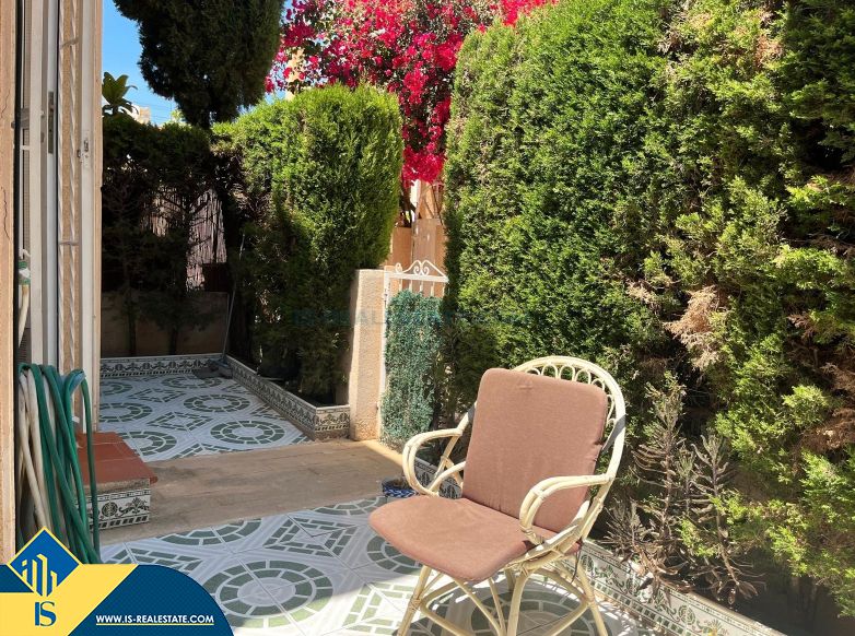 Jardí de Casa o xalet en venda en Torrevieja amb Aire condicionat, Calefacció i Jardí privat