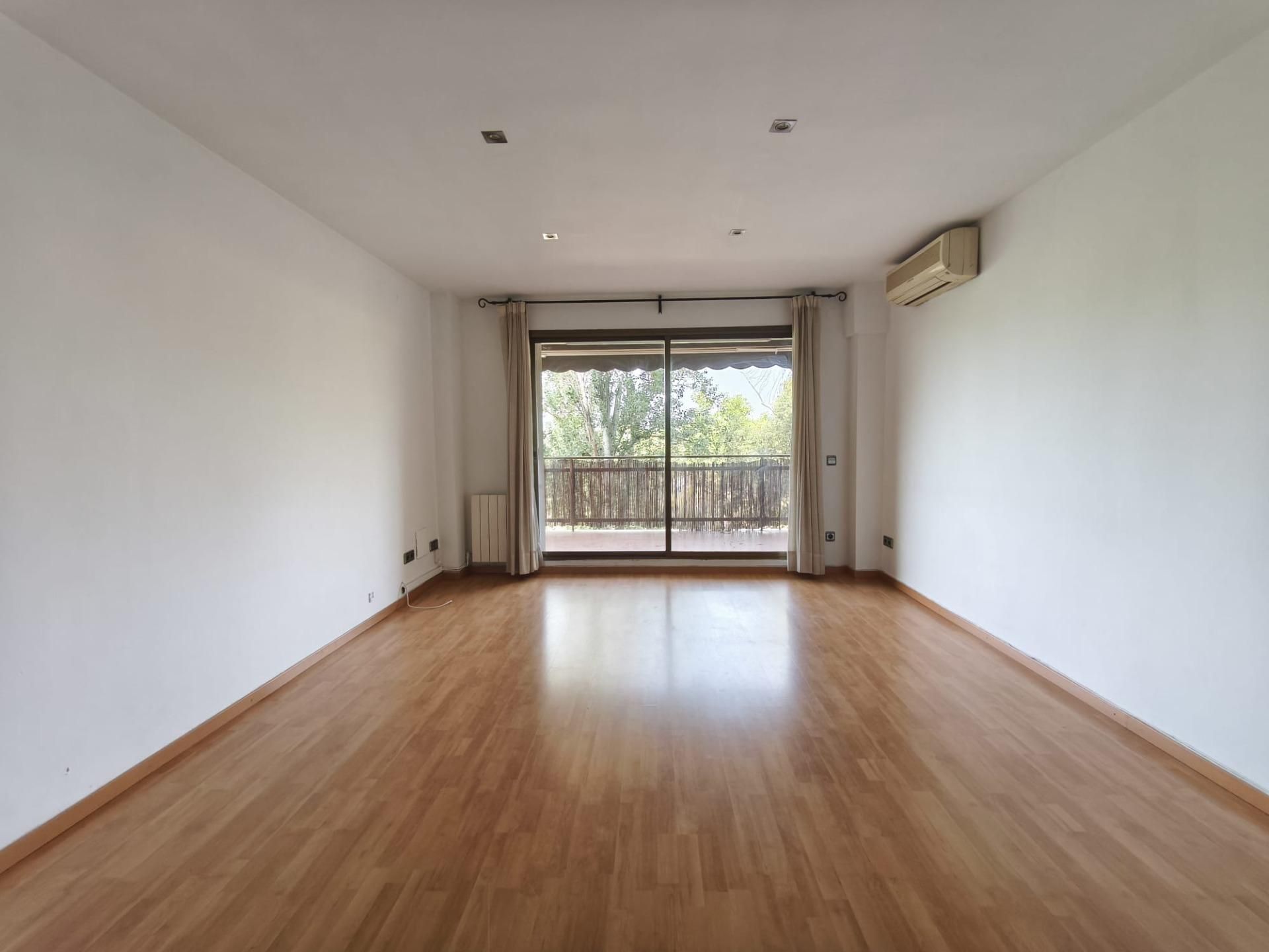 Living room of Flat for sale in Vilafranca del Penedès  with Air Conditioner, Heating and Private garden
