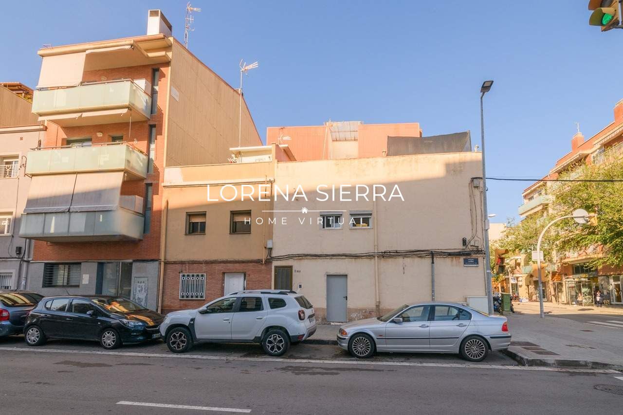 Vista exterior de Casa o xalet en venda en Viladecans amb Calefacció, Terrassa i Traster