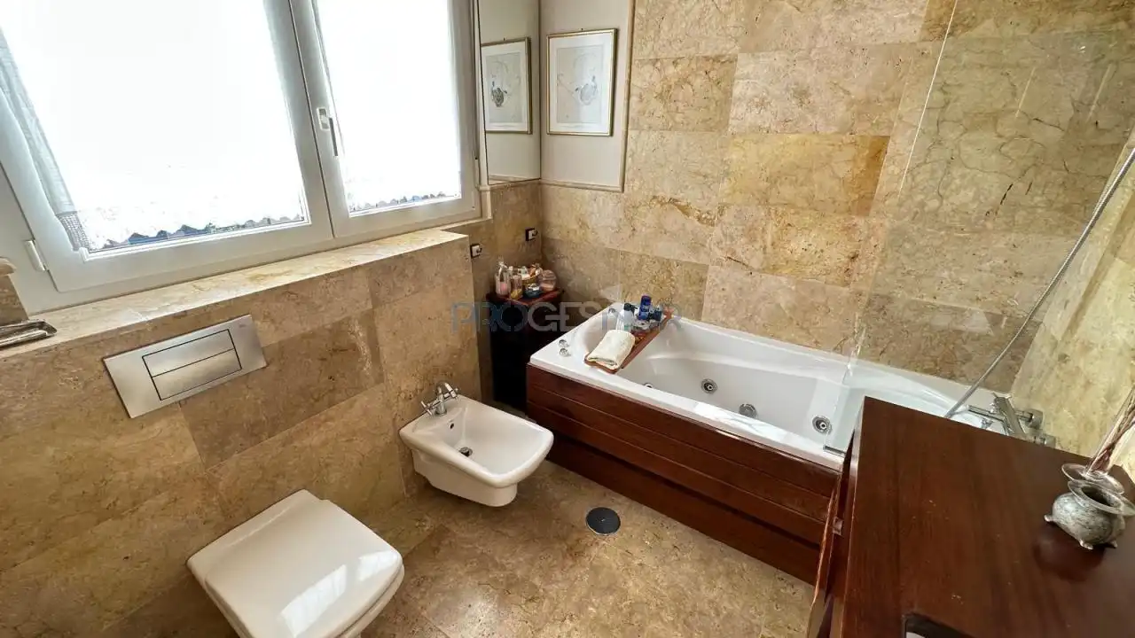 Reihenhaus mit Pool zum Verkauf in Rengalengo, imagen 24