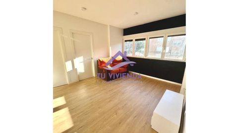Foto 3 de Piso en venta en Calle Cigueña, 41, Pajarillos Bajos, Valladolid Capital