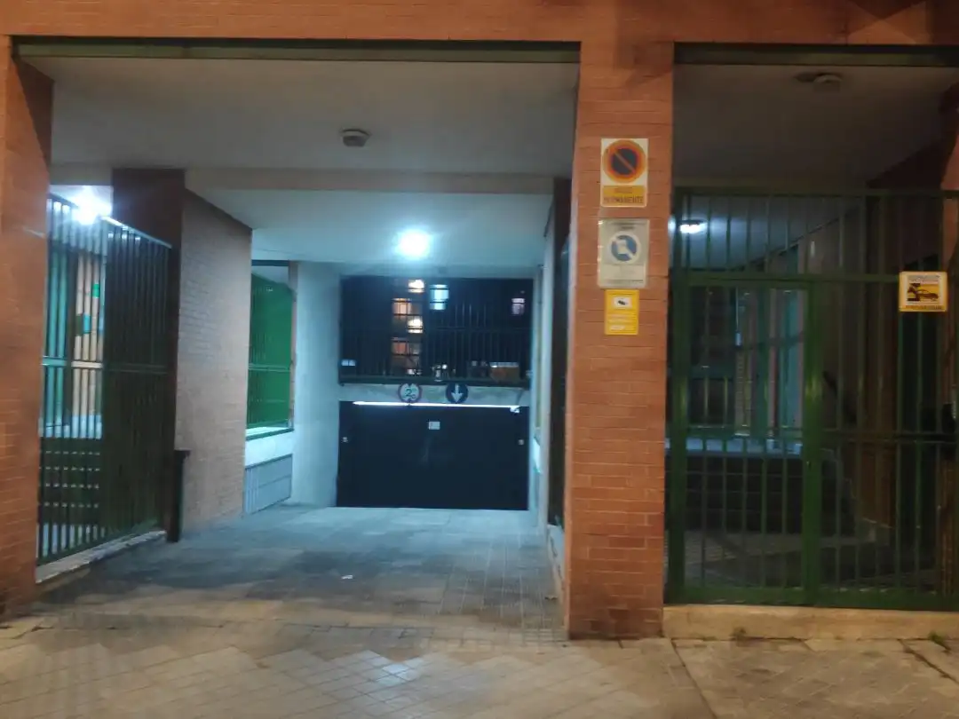 Garage for rent in Avenida de Buenos Aires, Palomeras Bajas