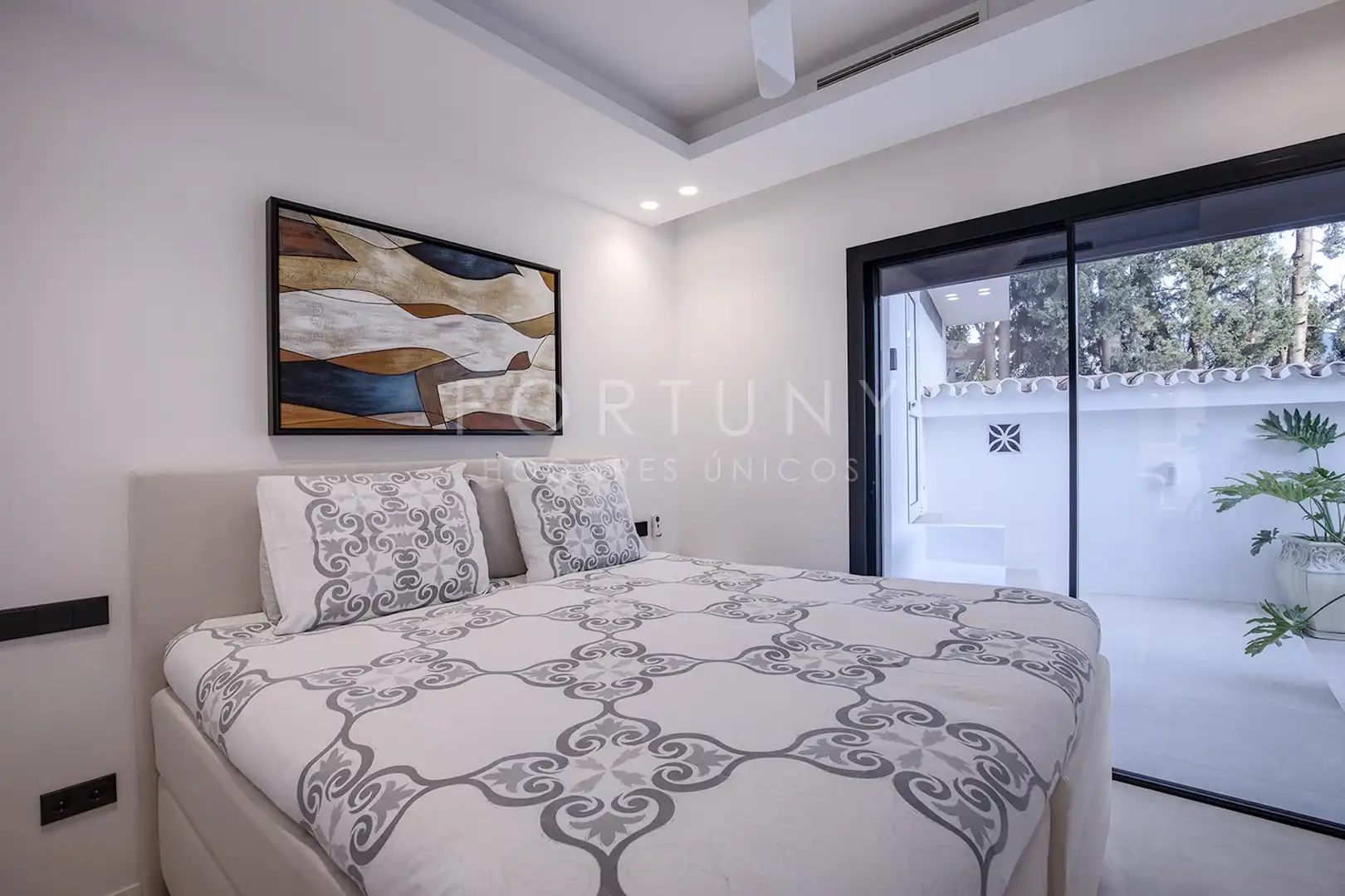 Habitación de Casa o chalet en venta en Marbella con Aire acondicionado, Calefacción y Jardín privado