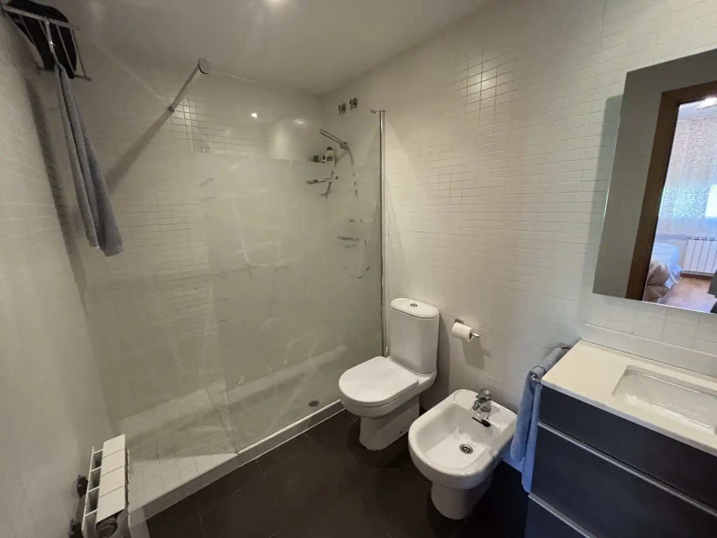 Bathroom of Flat for sale in Salt  with Air Conditioner, Heating and Private garden