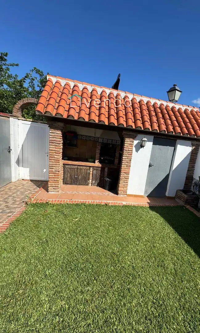Jardí de Casa o xalet en venda en Chiclana de la Frontera amb Jardí privat, Piscina i Piscina comunitària
