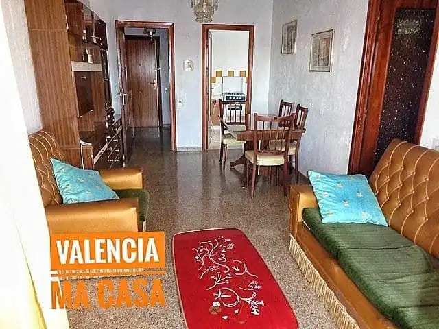 Flat with terrace to rent in Algirós