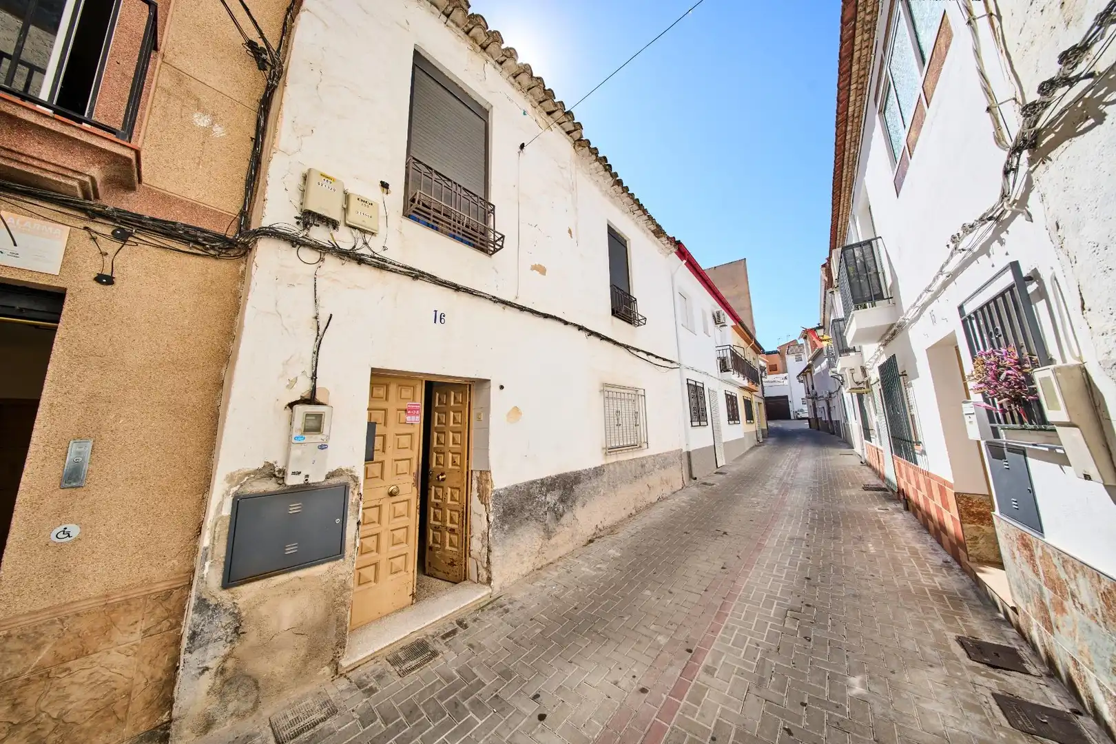 Vista exterior de Casa adosada en venda en Residencial Triana - Barrio Alto