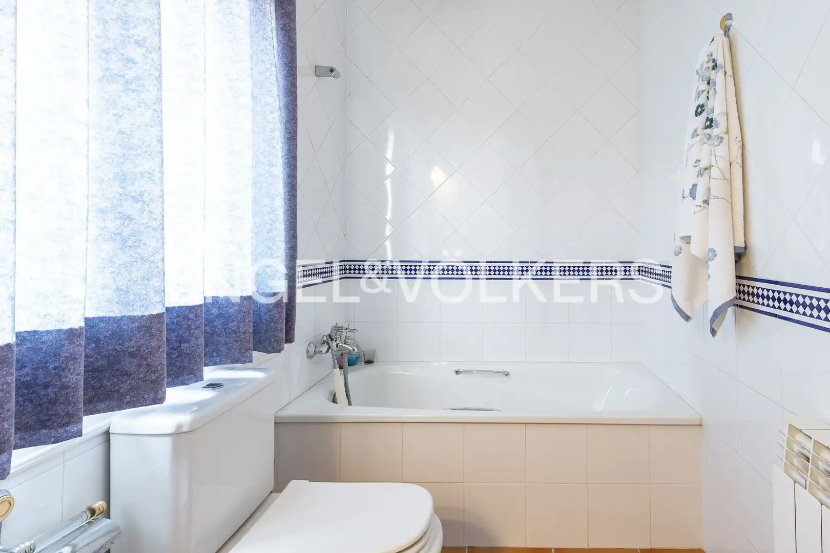 Bathroom of Houses for sale in Sant Cebrià de Vallalta  with Heating, Private garden and Balcony