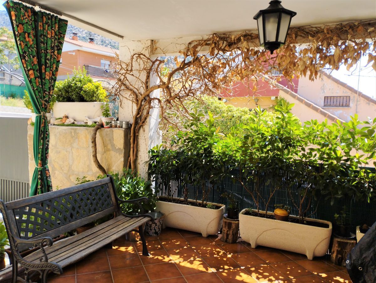 Terrace of House or chalet for sale in Valdemaqueda  with Private garden, Terrace and Community pool