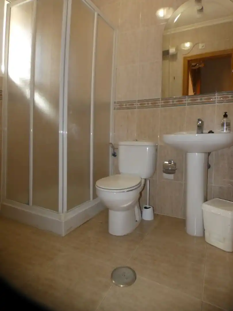 Baño de Casa adosada en venta en San Pedro del Pinatar con Aire acondicionado, Jardín privado y Amueblado