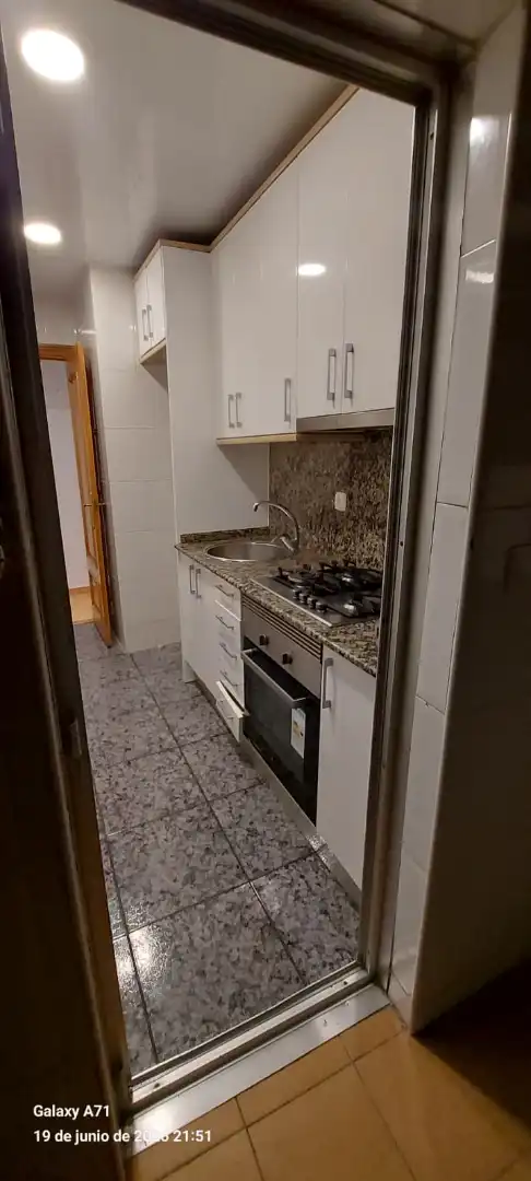 Küche von Wohnungen zur Miete in L'Hospitalet de Llobregat mit Heizung und Parkett