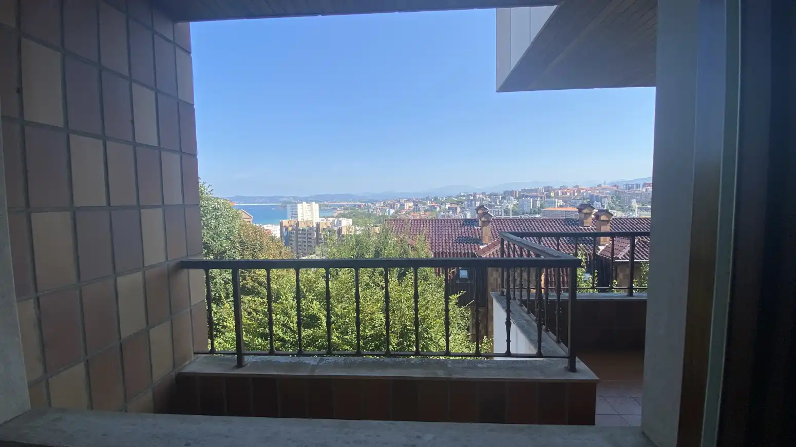 Terrasse von Wohnung zum Verkauf in Santander mit Heizung, Privatgarten und Terrasse