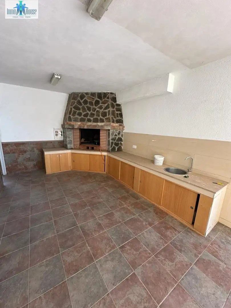 Cuina de Casa o xalet en venda en Albacete amb Aire condicionat, Jardí privat i Parquet