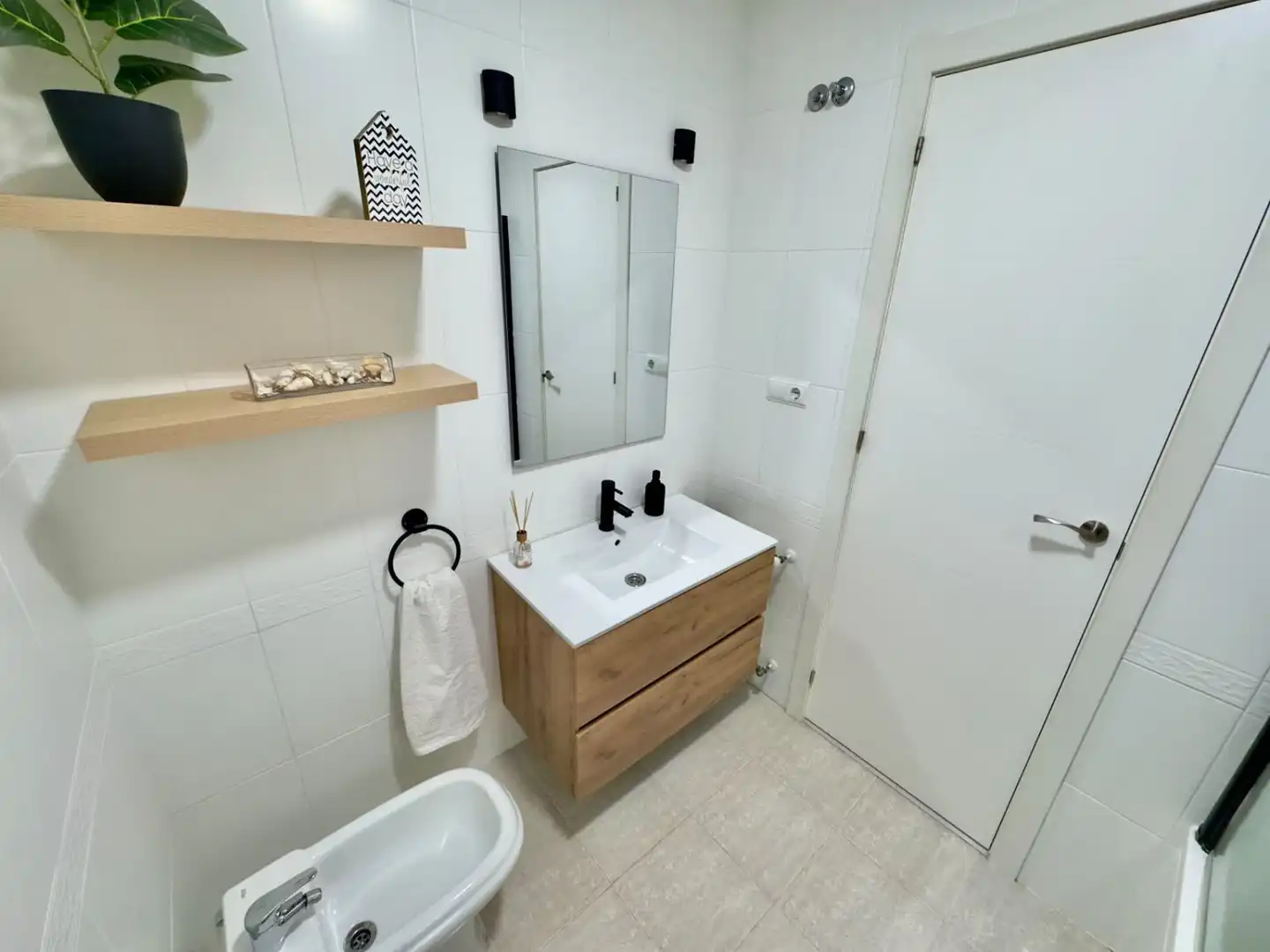 Baño de Piso en venta en Valdepeñas con Aire acondicionado, Calefacción y Balcón