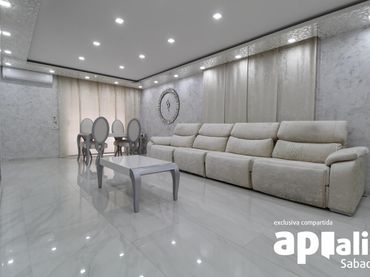 Casa con balcón en venta en Carrer dels Pirineus