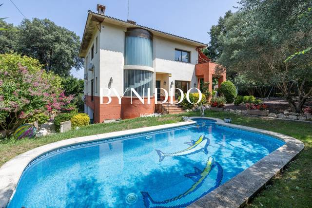Casa-chalet en Venta en Carretera VALLVIDRERA A SANT CUGAT en La Floresta