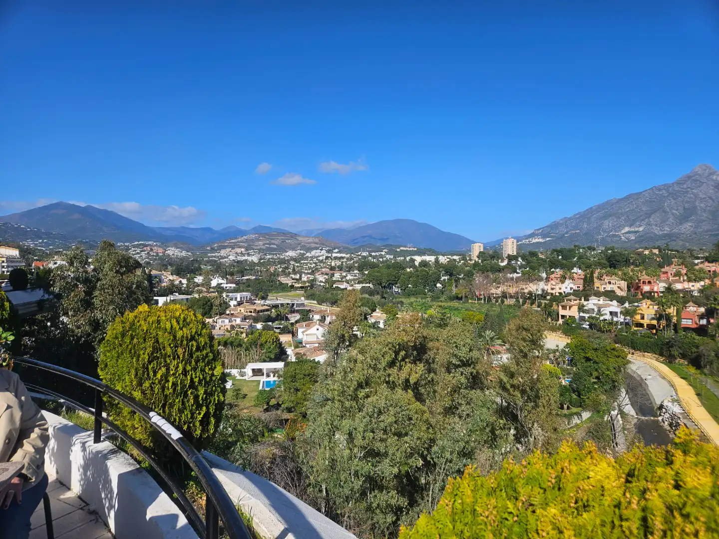 Vista exterior de Oficina de alquiler en Marbella con Aire acondicionado, Terraza y Trastero