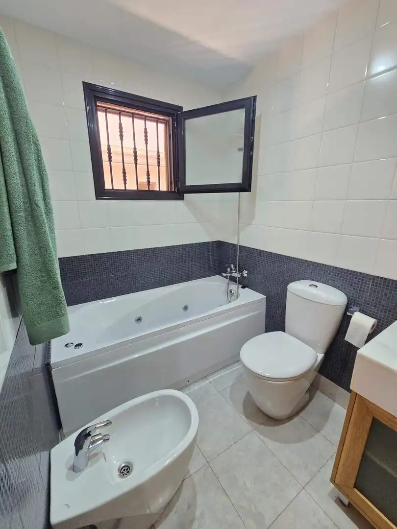 Bathroom of Flat for sale in Santa Pola  with Air Conditioner, Private garden and Terrace