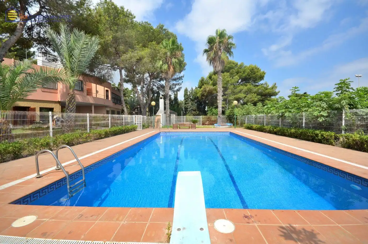 Villa avec piscine à vendre à Calle DISEMINADOS 81
