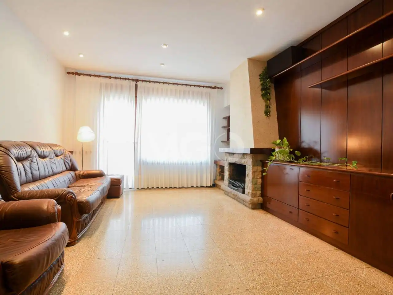 Flat with terrace for sale in Calle Montesquiu, imagen 4