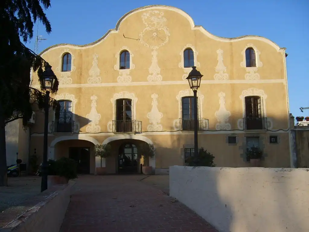 Vista exterior de Casa o xalet en venda en El Masnou amb Aire condicionat, Terrassa i Piscina