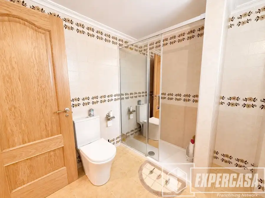 Baño de Piso en venta en Llíria con Aire acondicionado