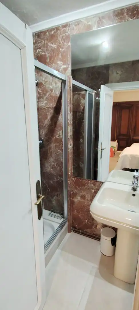 Bathroom of Flat for sale in Salamanca  with Heating, Parquet flooring and Furnished