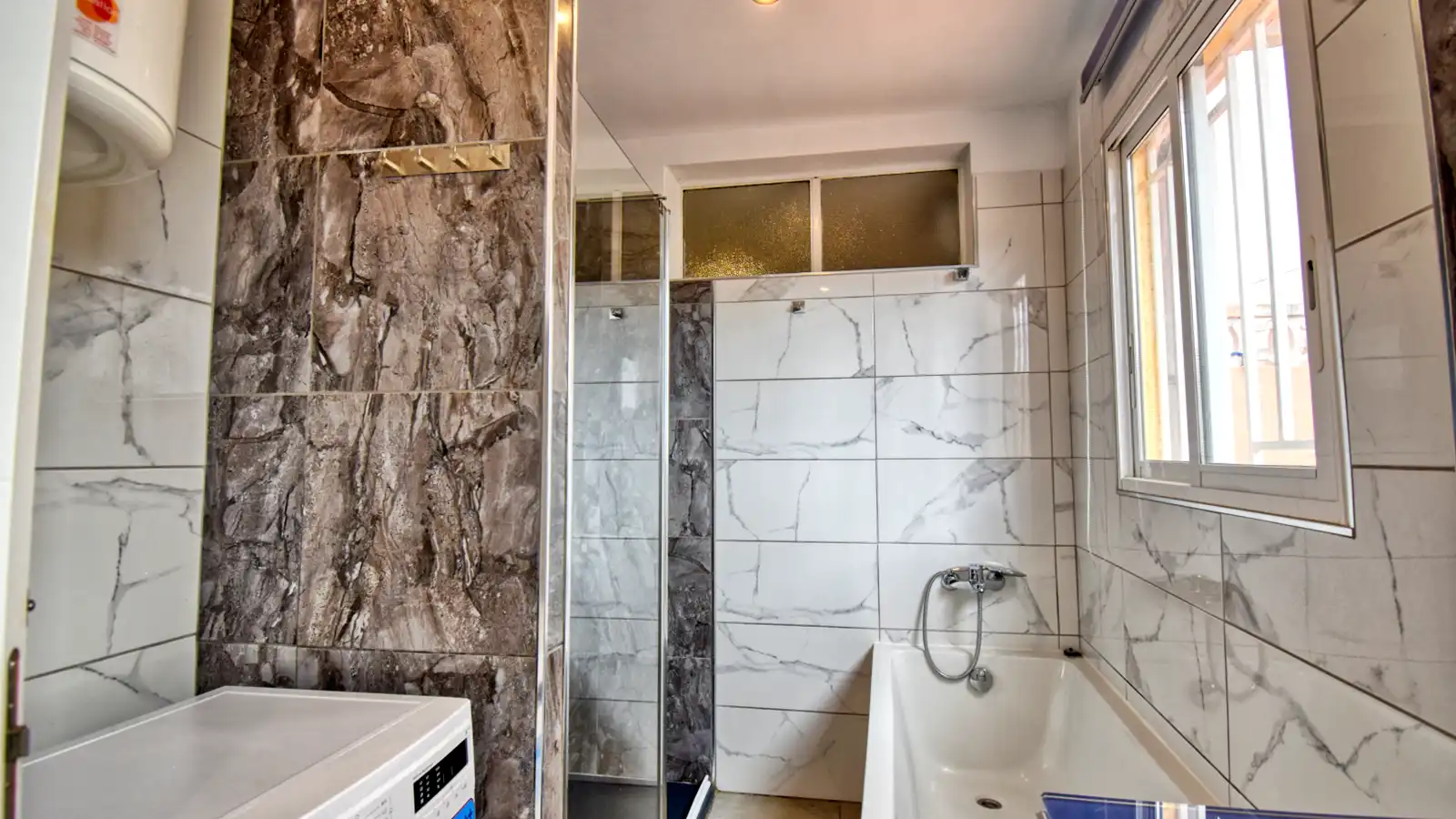 Badezimmer von Haus oder Chalet zum Verkauf in Gandia mit Klimaanlage, Heizung und Privatgarten
