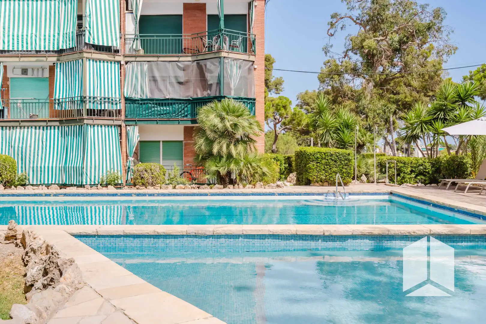 Piscina de Pis en venda en Castelldefels amb Aire condicionat, Terrassa i Piscina