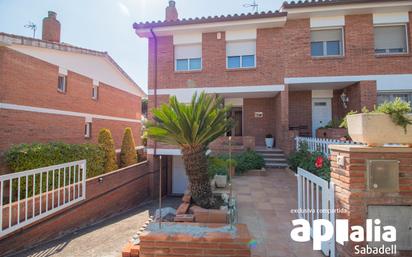 Exterior view of Single-family semi-detached for sale in L'Ametlla del Vallès  with Air Conditioner, Terrace and Swimming Pool
