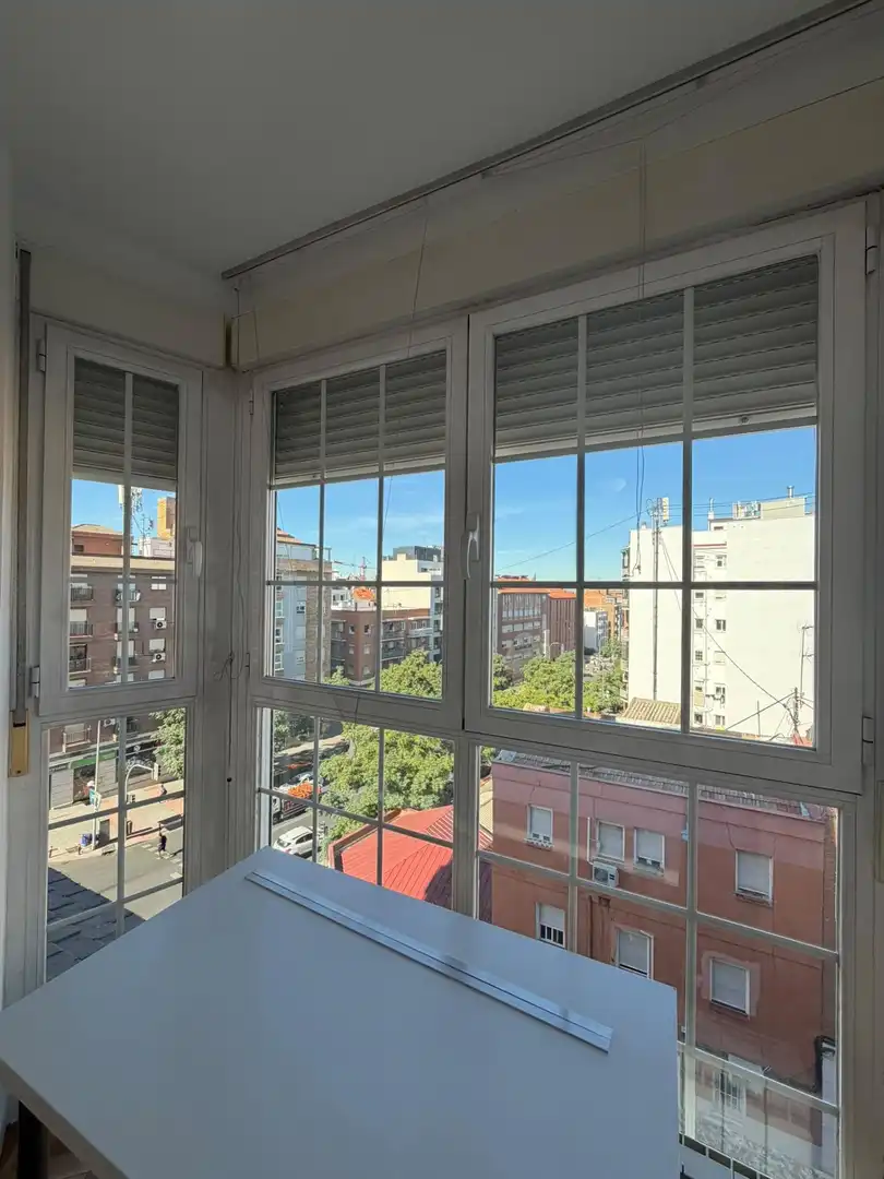 Wohnung zur Miete in Calle MARQUES DE VIANA, Valdeacederas