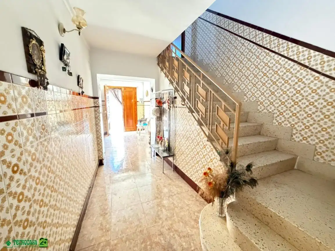 Casa aparellada en venda a Granátula de Calatrava, imagen 2