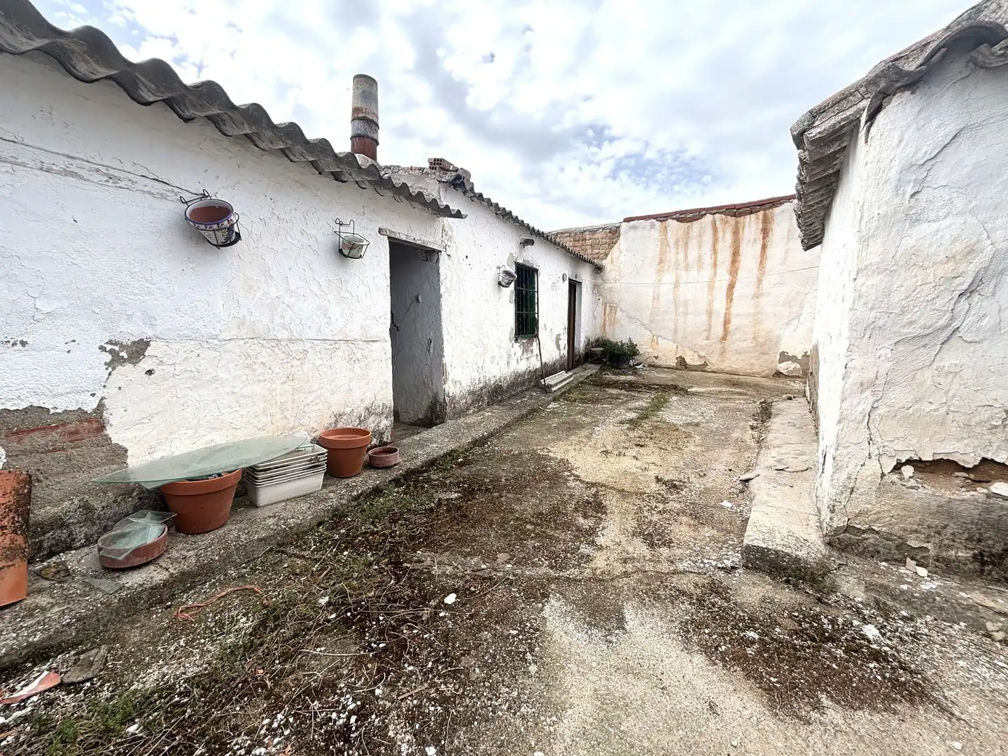 Vista exterior de Casa o xalet en venda en Polán amb Jardí privat i Traster